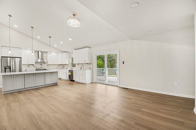 656 TRUSLOW RD, Fredericksburg, VA 22406