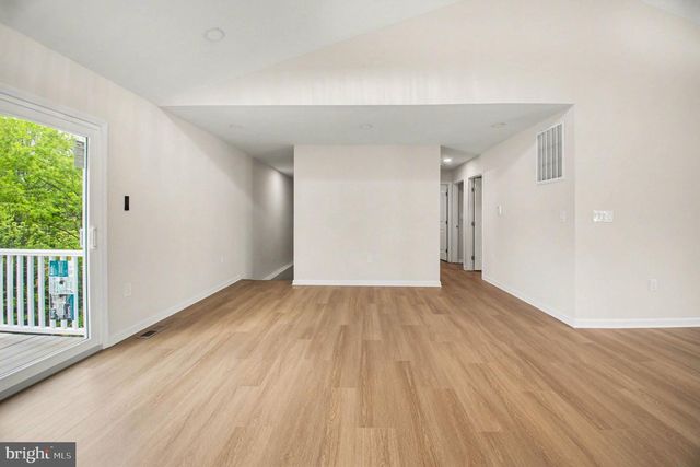 656 TRUSLOW RD, Fredericksburg, VA 22406