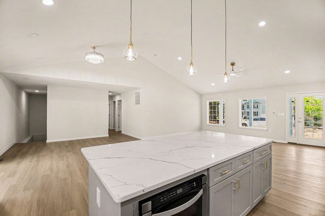 656 TRUSLOW RD, Fredericksburg, VA 22406