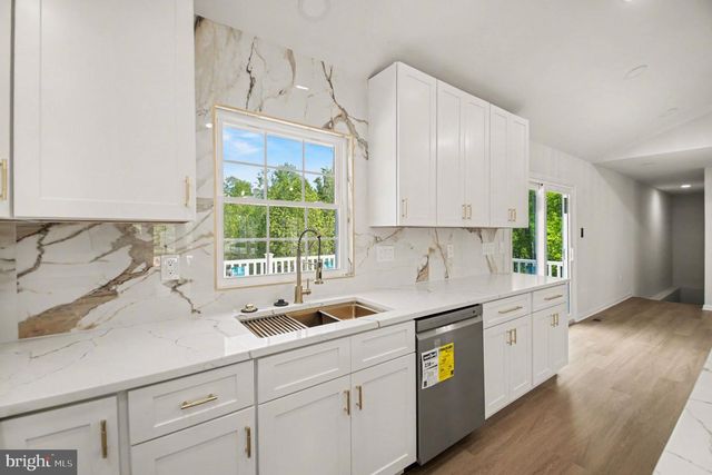 656 TRUSLOW RD, Fredericksburg, VA 22406