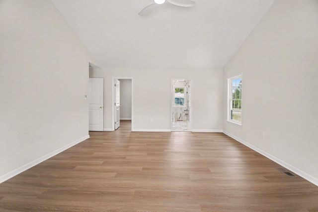 656 TRUSLOW RD, Fredericksburg, VA 22406