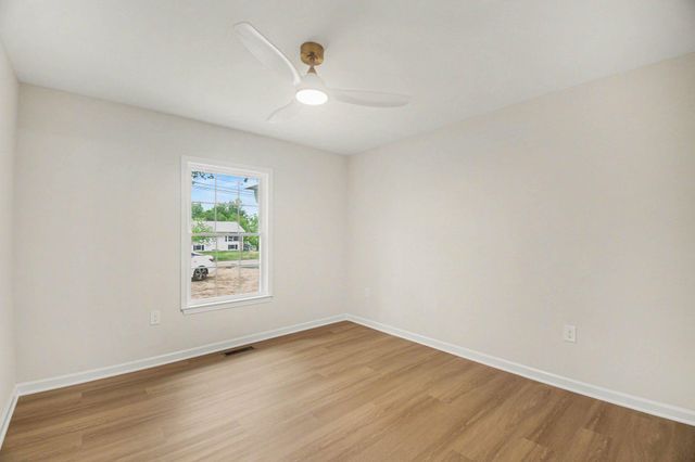 656 TRUSLOW RD, Fredericksburg, VA 22406