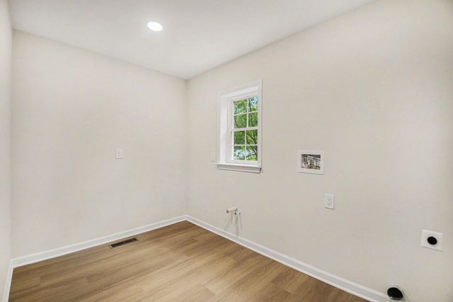 656 TRUSLOW RD, Fredericksburg, VA 22406