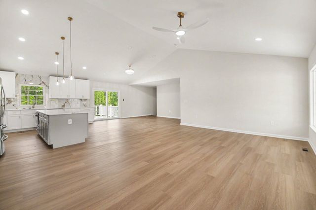 656 TRUSLOW RD, Fredericksburg, VA 22406