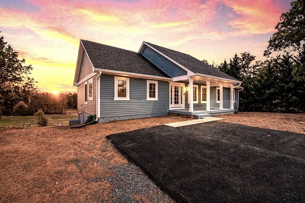 656 TRUSLOW RD, Fredericksburg, VA 22406