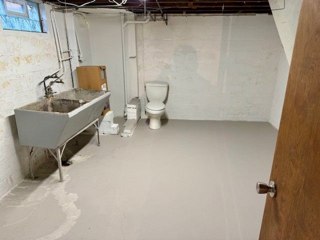 948 Pryde Avenue, Sharpsville, PA 16150