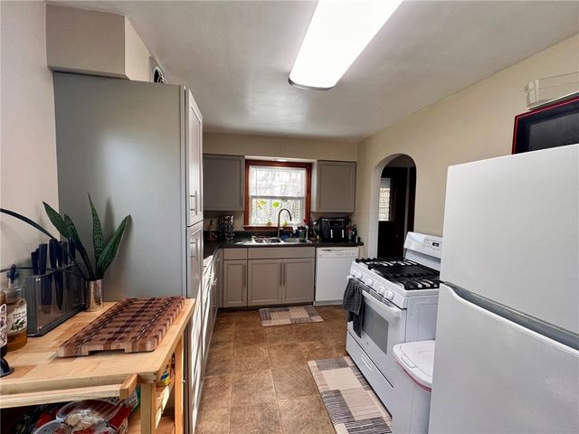 948 Pryde Avenue, Sharpsville, PA 16150