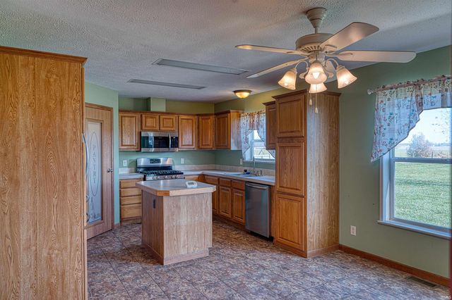 3288 Smith Road, Boonville, IN 47601