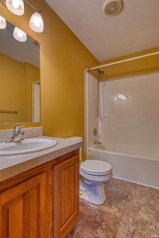 3288 Smith Road, Boonville, IN 47601