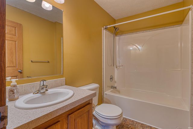 3288 Smith Road, Boonville, IN 47601