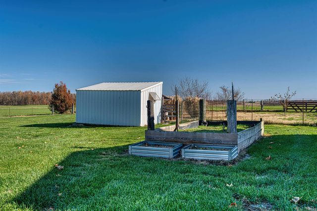 3288 Smith Road, Boonville, IN 47601