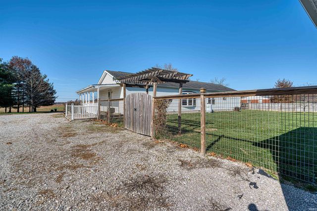 3288 Smith Road, Boonville, IN 47601