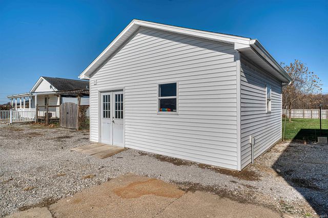 3288 Smith Road, Boonville, IN 47601