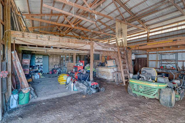 3288 Smith Road, Boonville, IN 47601