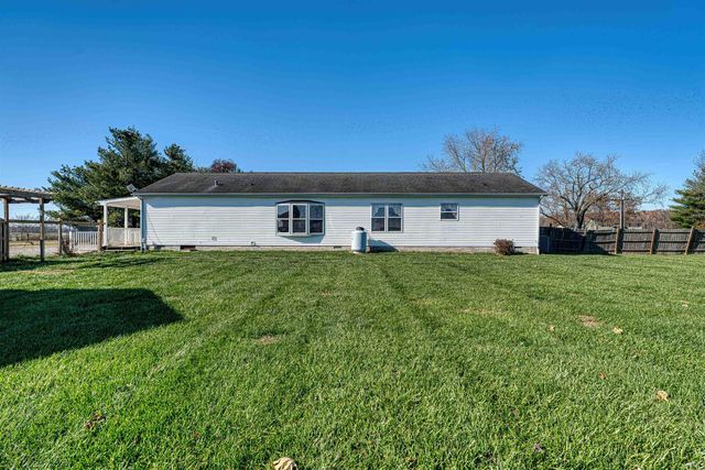 3288 Smith Road, Boonville, IN 47601