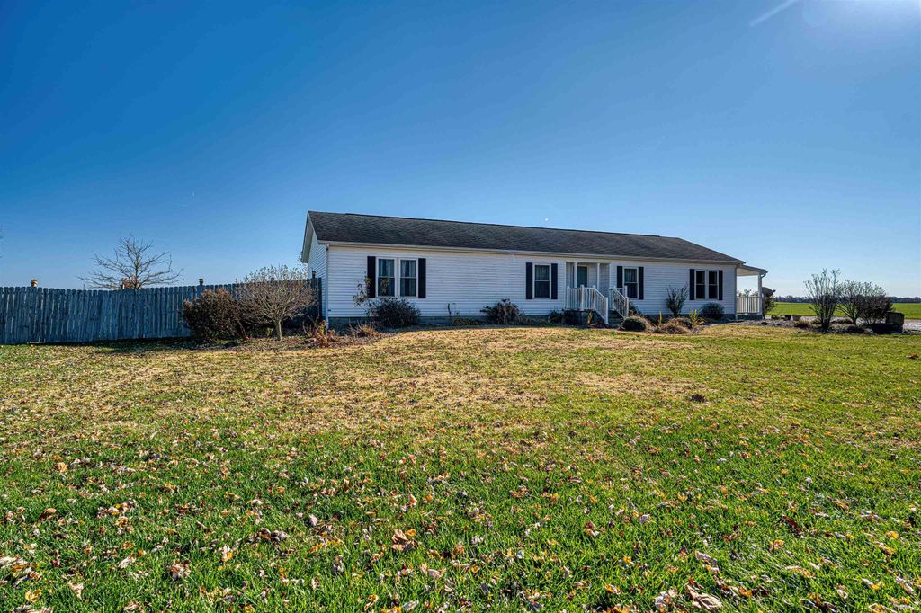 3288 Smith Road, Boonville, IN 47601