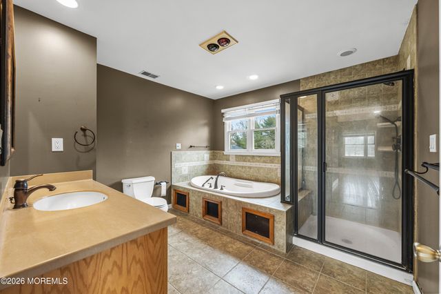 1 Kari Court, Jackson, NJ 08527