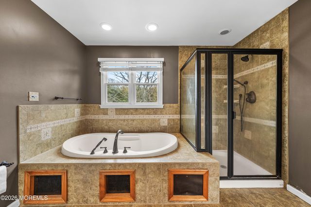 1 Kari Court, Jackson, NJ 08527