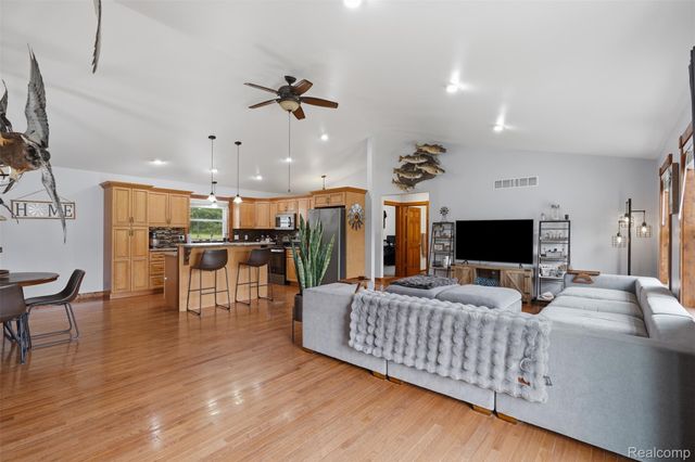 7433 Mabley Hill Road, Tyrone Township, MI 48430