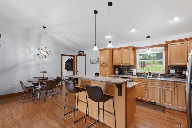 7433 Mabley Hill Road, Tyrone Township, MI 48430