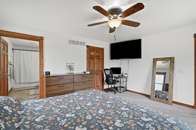 7433 Mabley Hill Road, Tyrone Township, MI 48430