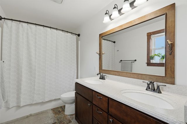 7433 Mabley Hill Road, Tyrone Township, MI 48430