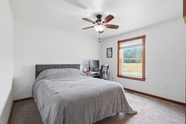7433 Mabley Hill Road, Tyrone Township, MI 48430