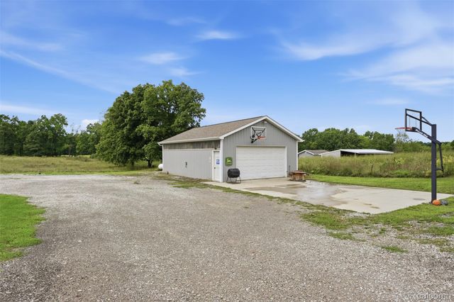 7433 Mabley Hill Road, Tyrone Township, MI 48430