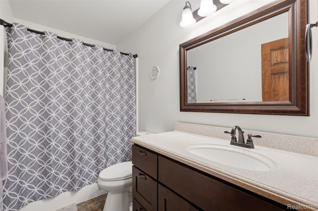 7433 Mabley Hill Road, Tyrone Township, MI 48430