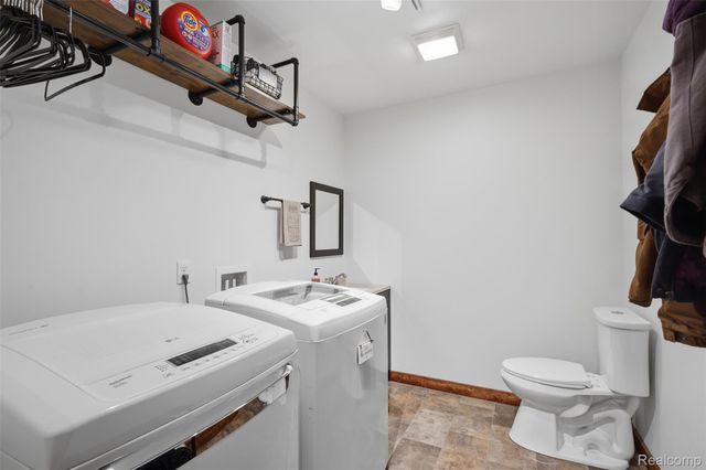 7433 Mabley Hill Road, Tyrone Township, MI 48430