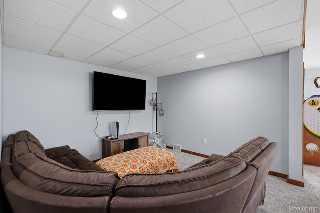 7433 Mabley Hill Road, Tyrone Township, MI 48430