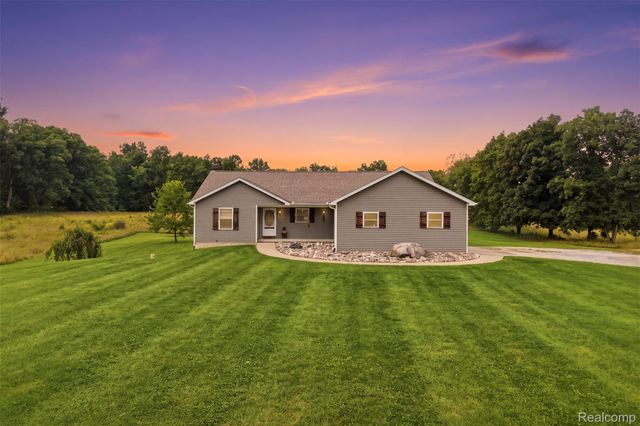 7433 Mabley Hill Road, Tyrone Township, MI 48430
