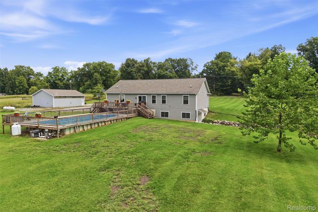 7433 Mabley Hill Road, Tyrone Township, MI 48430