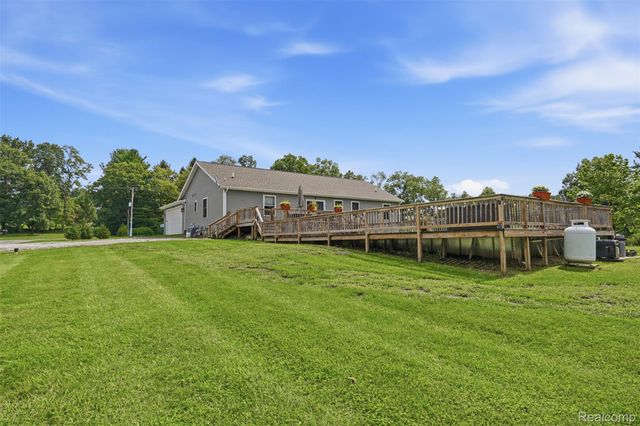 7433 Mabley Hill Road, Tyrone Township, MI 48430