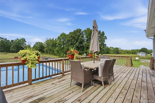 7433 Mabley Hill Road, Tyrone Township, MI 48430