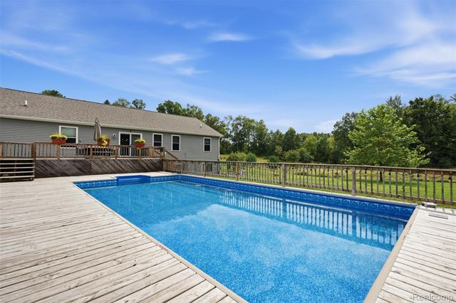 7433 Mabley Hill Road, Tyrone Township, MI 48430