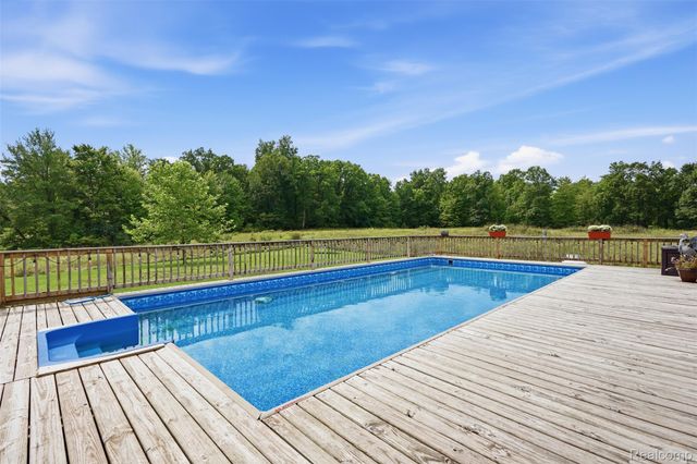 7433 Mabley Hill Road, Tyrone Township, MI 48430