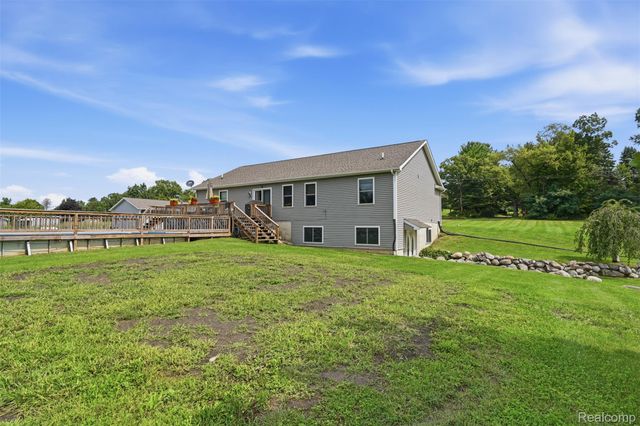 7433 Mabley Hill Road, Tyrone Township, MI 48430