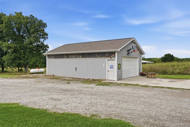 7433 Mabley Hill Road, Tyrone Township, MI 48430