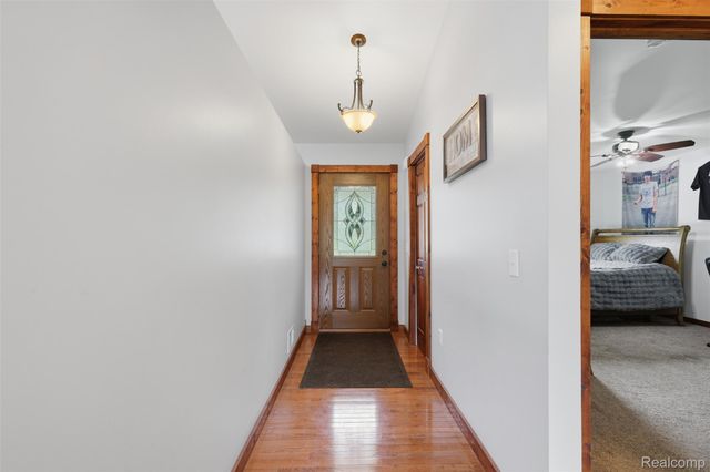 7433 Mabley Hill Road, Tyrone Township, MI 48430
