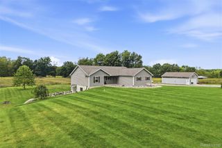 7433 Mabley Hill Road, Tyrone Township, MI 48430