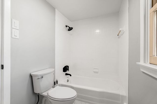 83 Thurlow St, Georgetown, MA 01833