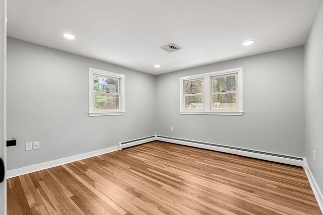 83 Thurlow St, Georgetown, MA 01833