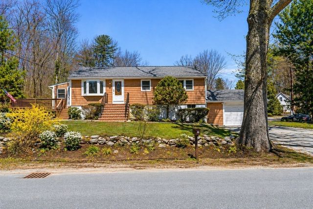 83 Thurlow St, Georgetown, MA 01833