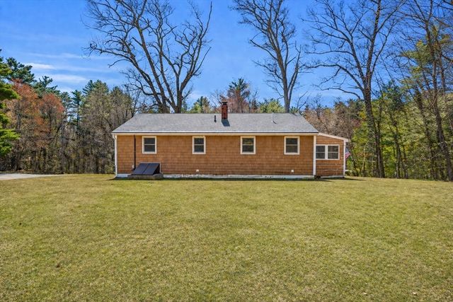 83 Thurlow St, Georgetown, MA 01833