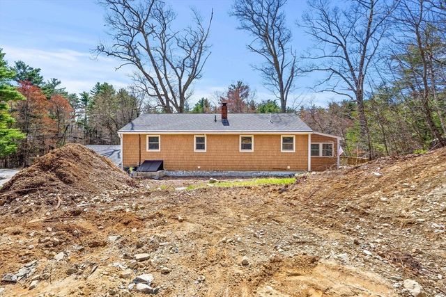 83 Thurlow St, Georgetown, MA 01833