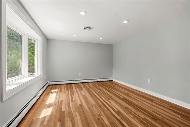83 Thurlow St, Georgetown, MA 01833