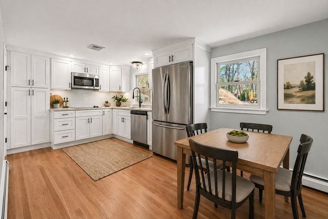 83 Thurlow St, Georgetown, MA 01833