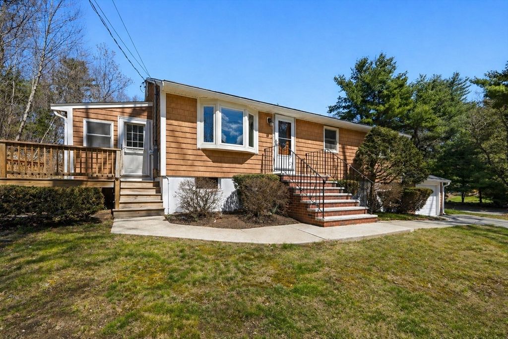 83 Thurlow St, Georgetown, MA 01833