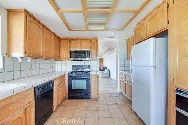 2929 Snow Line, Pinon Hills, CA 92372